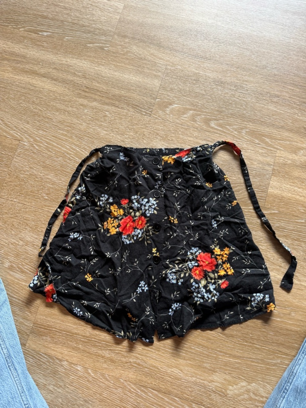 Black Floral Tie-Waist Women's Shorts